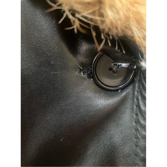 *SOLD* Vintage leather coat/trench - Picture 6 of 12